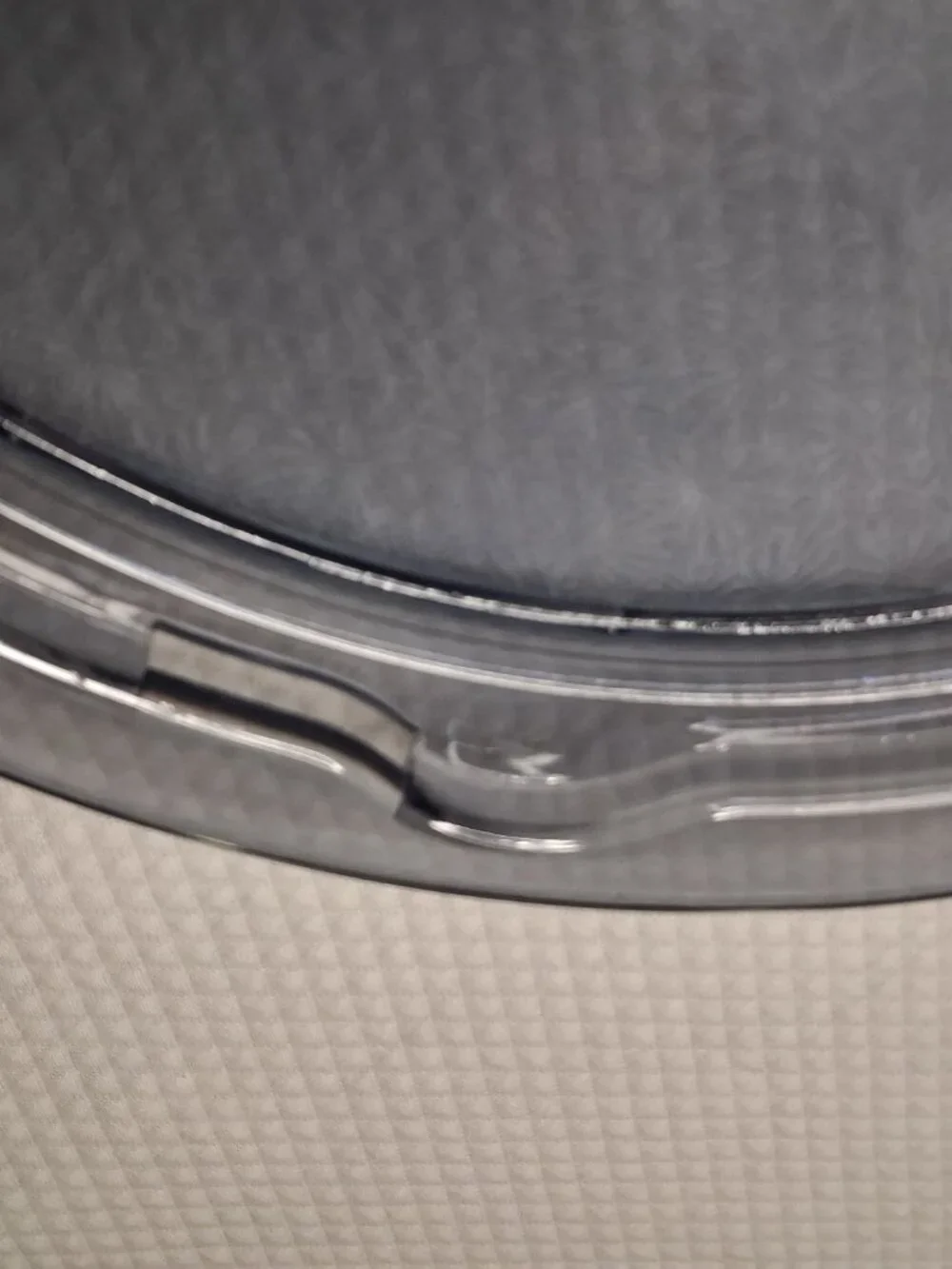 Nordic Ware BUNDT Cake Keeper Twist to Lock Clear Acrylic